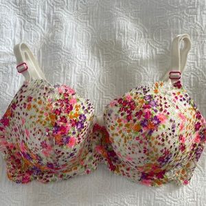 VGUC - VICTORIA SECRET DREAM ANGELS BRA. Sz: 34D.